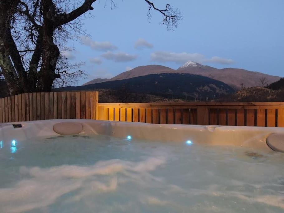 Villa Hot Tub With Stunning View Taynuilt